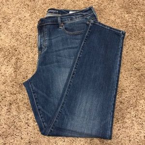 Old Navy Curvy Profile Mid-rise skinny jeans